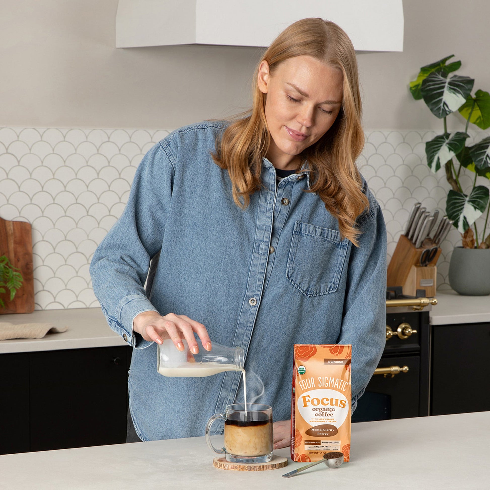 focus-ground-coffee-medium-z5 focus-ground-medium-lifestyle2.jpg
