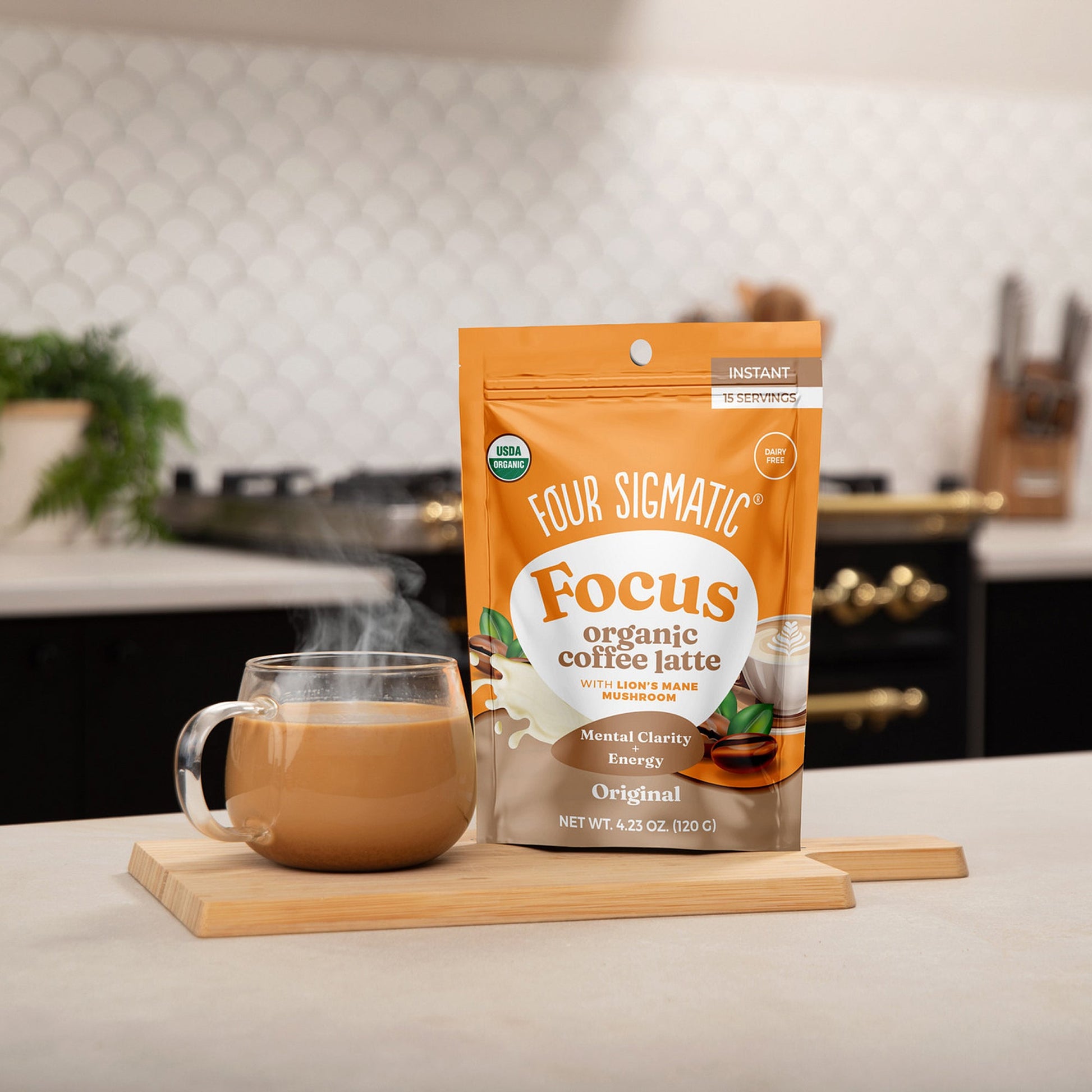 focus-organic-coffee-latte-original-i5 focus-latte-original-lifestyle2-2026.jpg